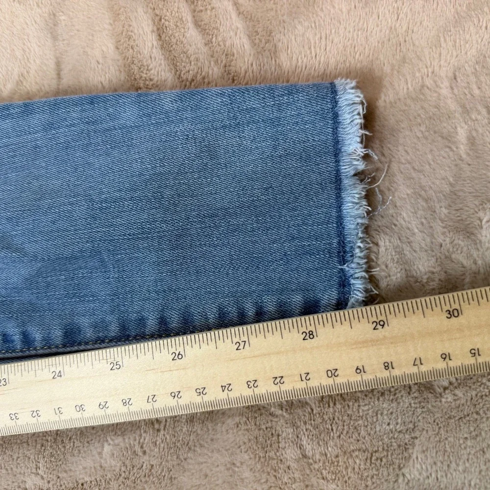 Signature by Levi Strauss Super Skinny Jean Womens 28 Light Wash Distressed Good